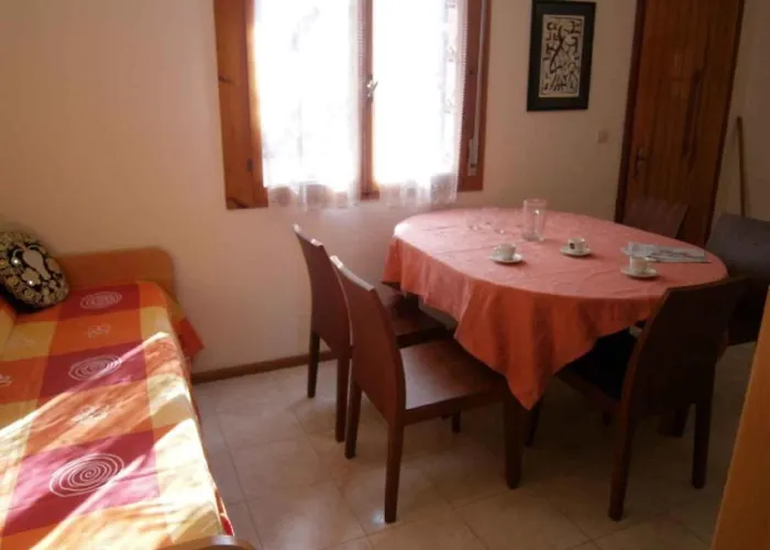 In 24605 Apartment *